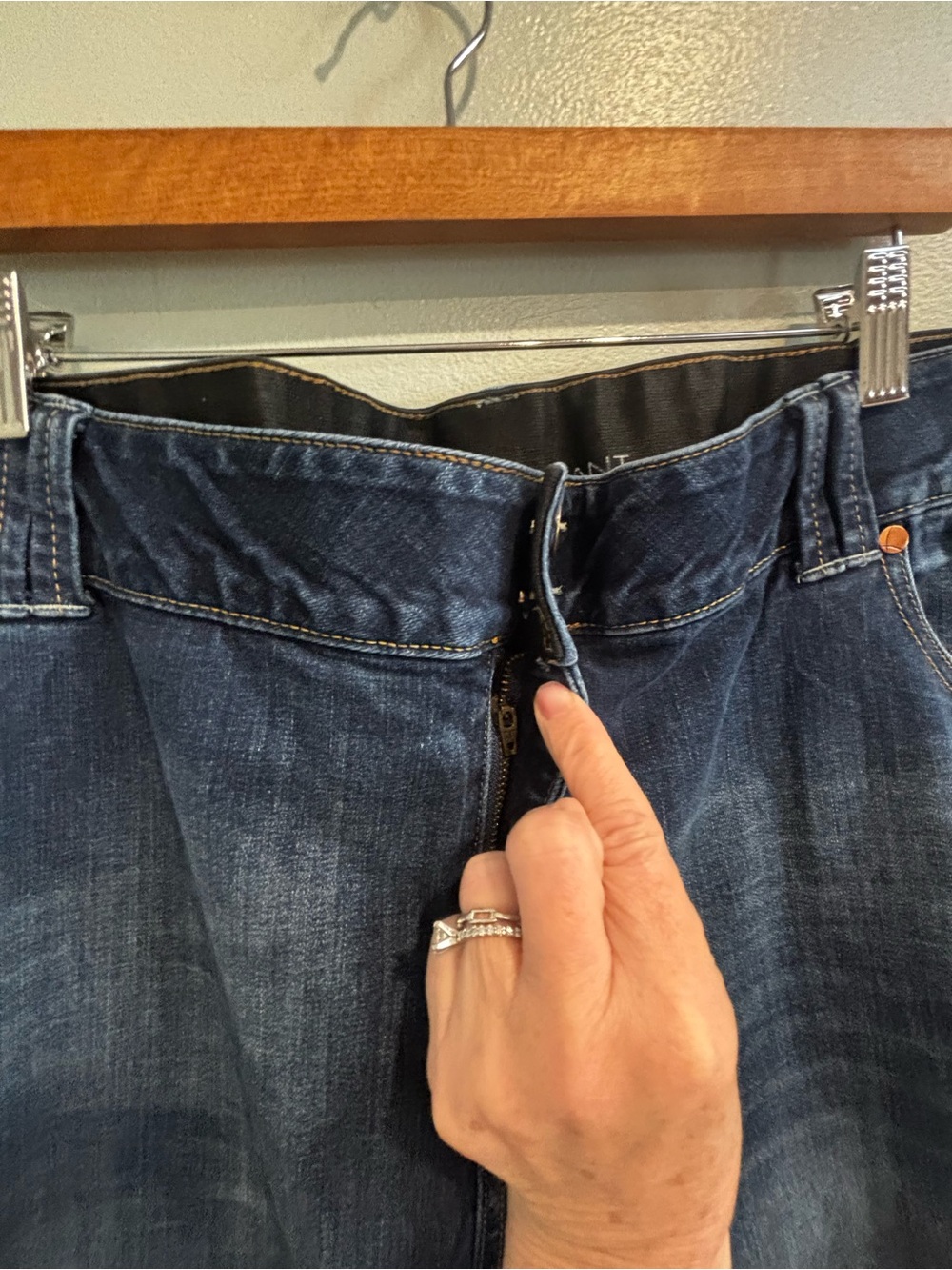 Lane Bryant 24P distressed Dark Wash Women’s Jeans - Classic Straight Leg - Picture 3 of 7